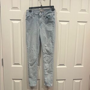 Levi's Women's Skinny Jeans in Light Blue